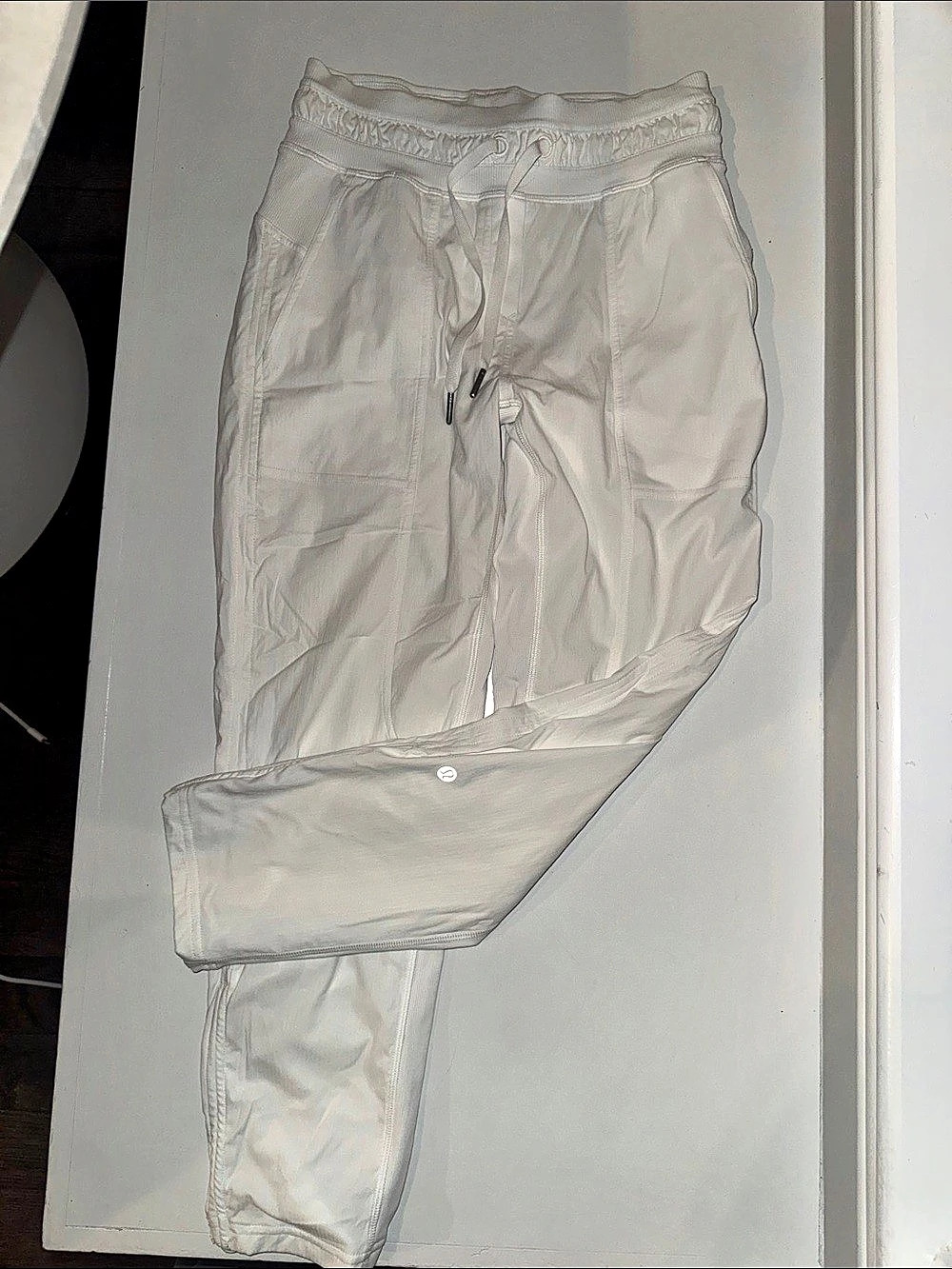 Lululemon Dance Studio Cropped Jogger White Athletic Leggings